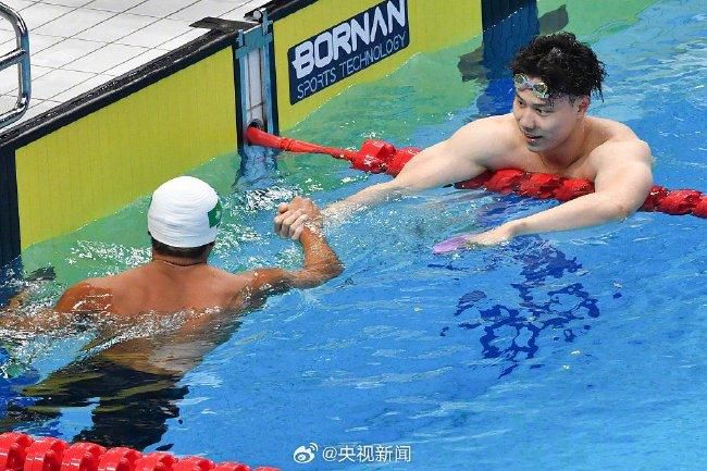 官方:亚森-彼得罗夫担任青岛海牛俱乐部主教练关于亚森·彼得罗夫担任青岛海牛足球俱乐部主教练的公告青岛海牛足球俱乐部与保加利亚籍教练亚森·彼得罗夫（Yasen Petrov）先生达成一致，他将担任新赛季青岛海牛一线队主教练。